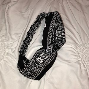 Black bandana wrap